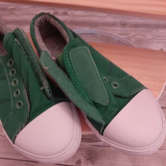 10/$40 Cat & Jack Toddler Shoes - Picture 5 of 7